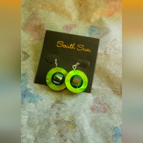 NWT Green Earrings - Picture 1 of 2